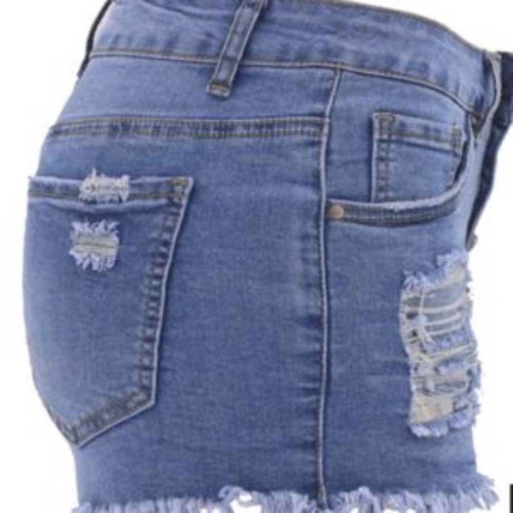 Distressed jean shorts NWT - Picture 7 of 10